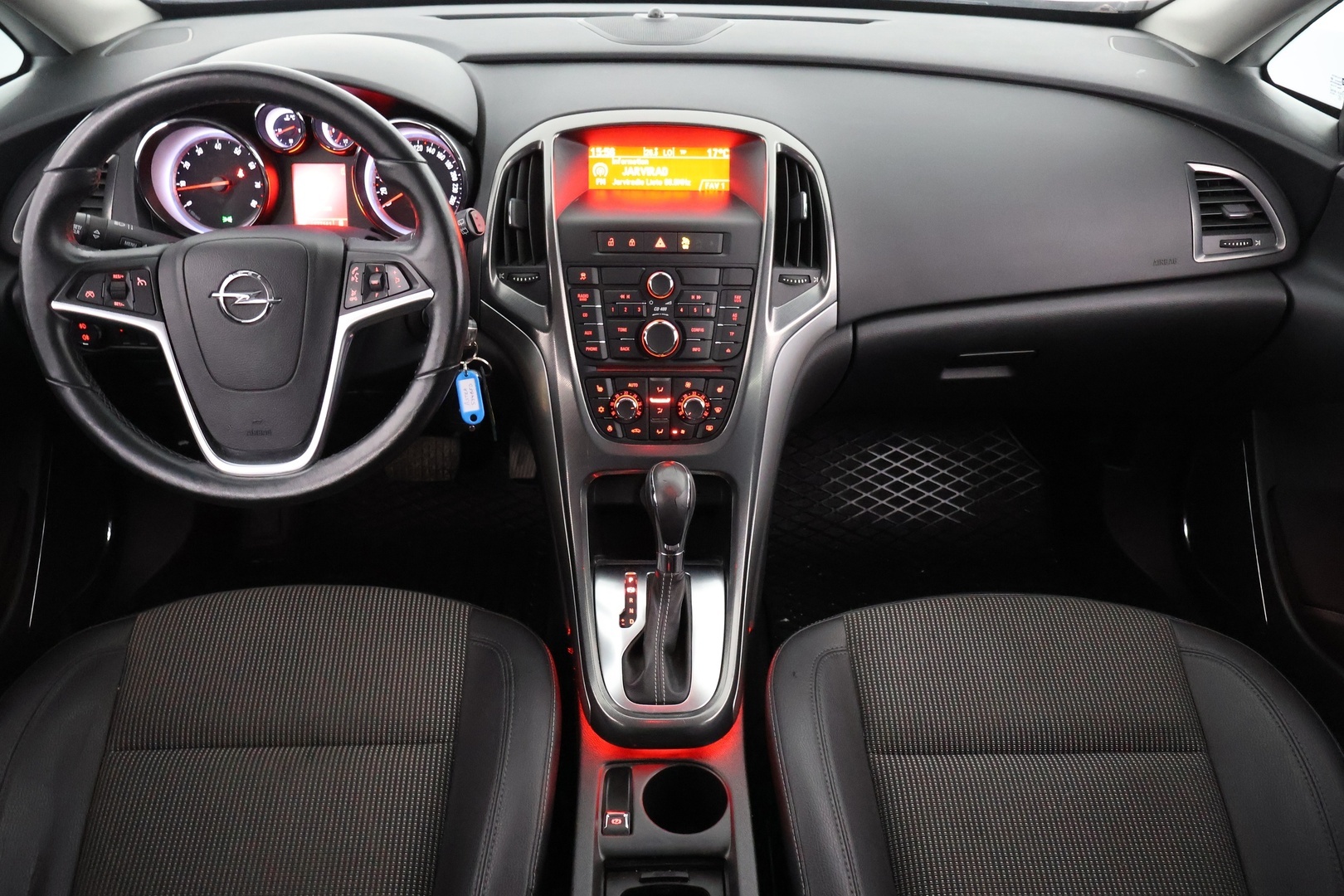OPEL Astra 2011
