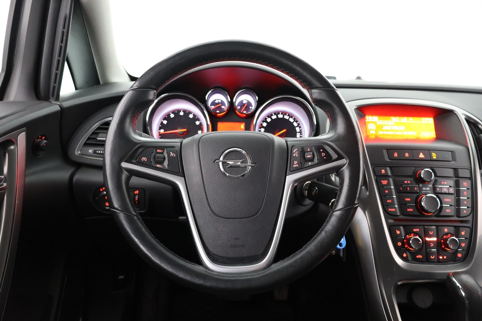 OPEL Astra 2011