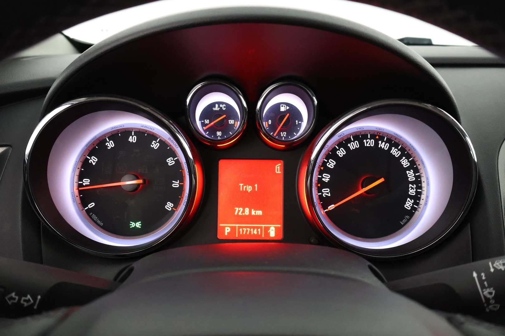 OPEL Astra 2011