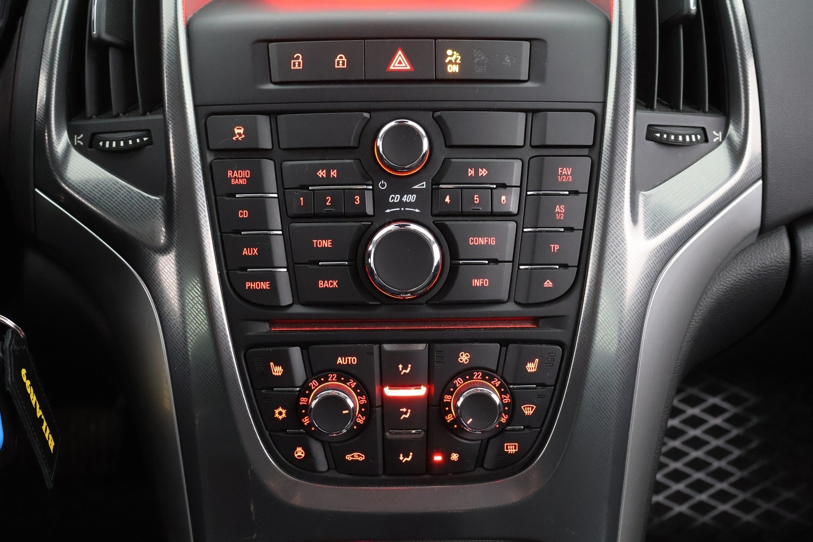 OPEL Astra 2011