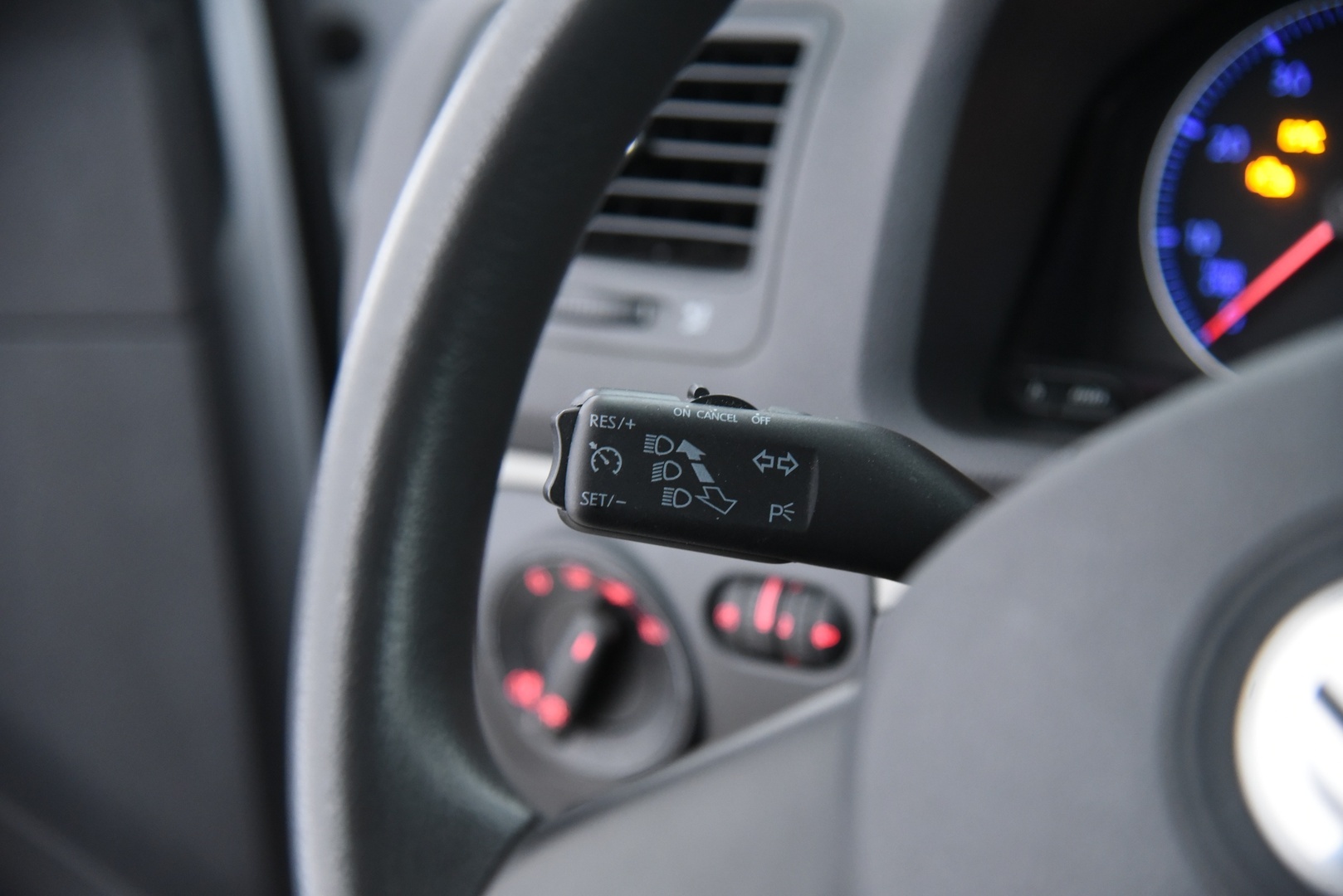 VOLKSWAGEN Golf 2005