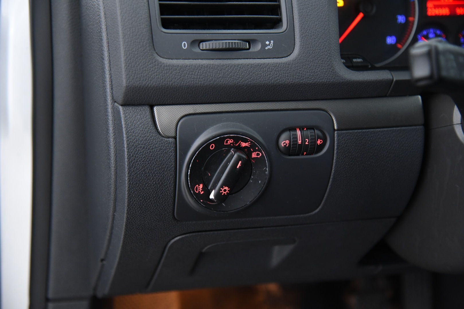 VOLKSWAGEN Golf 2005