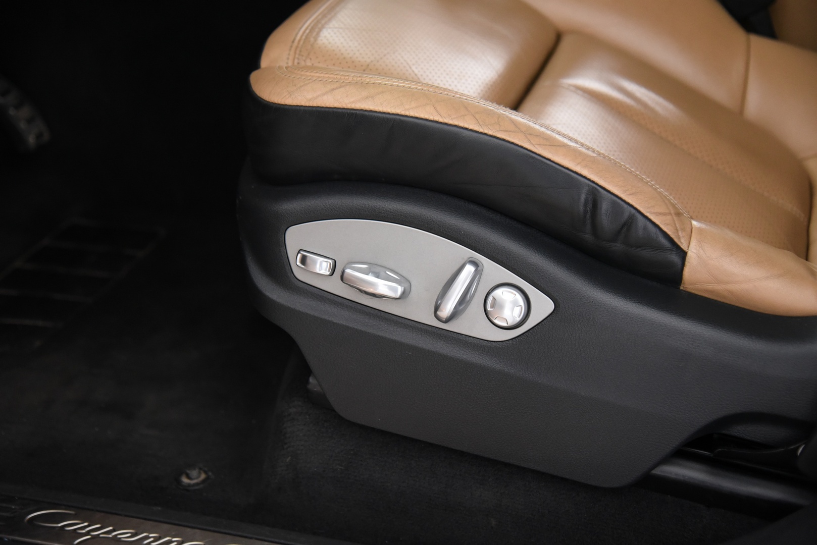 PORSCHE Cayenne 2015