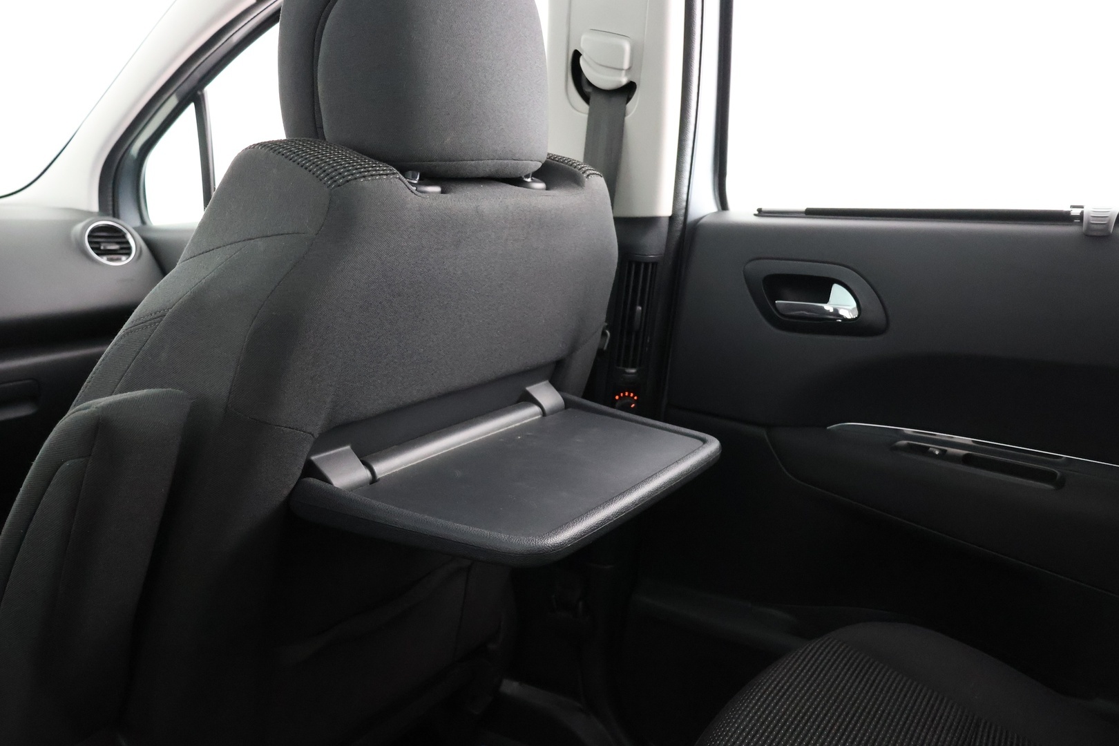 PEUGEOT 5008 2015