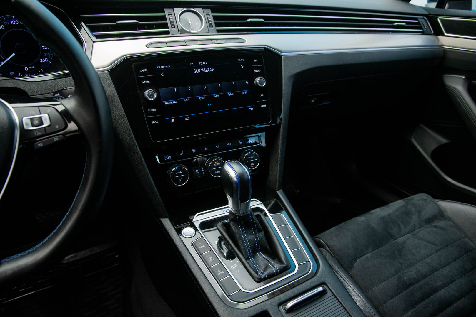 VOLKSWAGEN PASSAT 2018