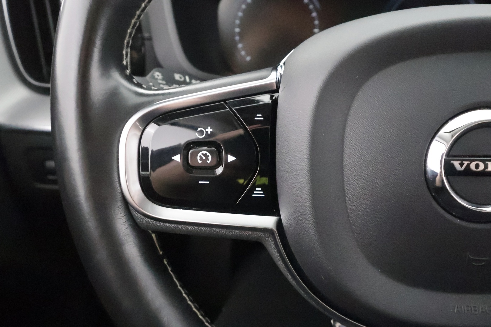 VOLVO XC60 2020