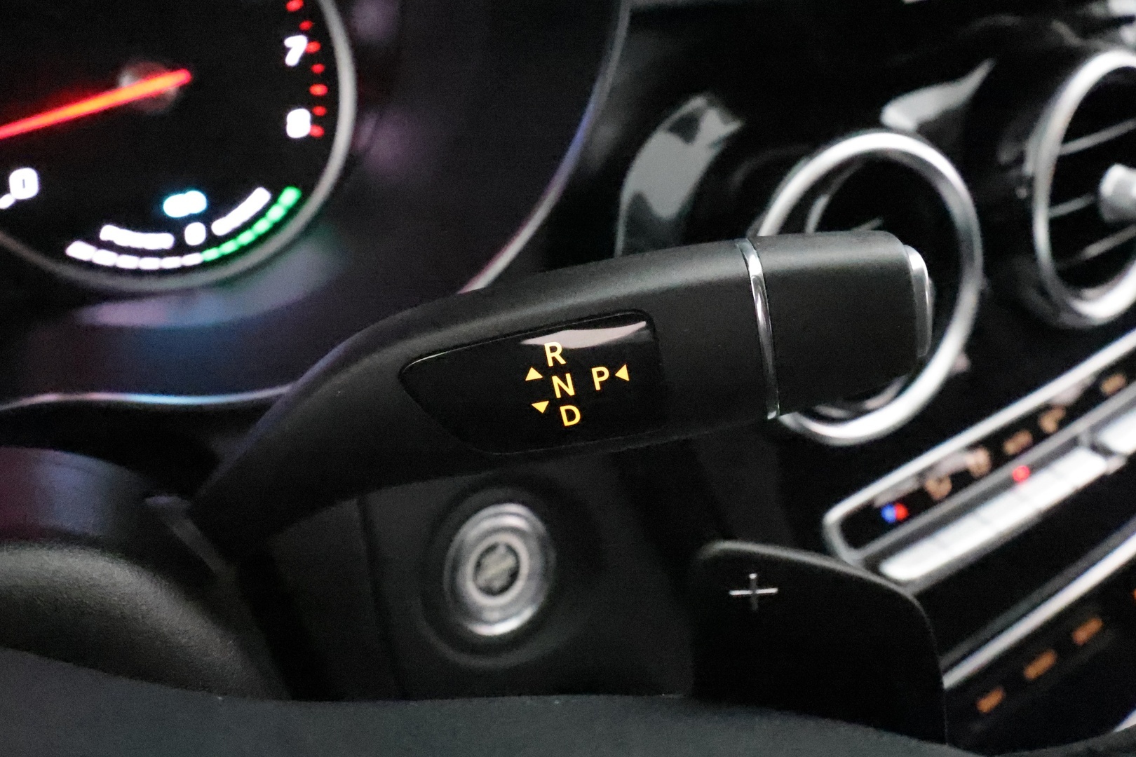 MERCEDES-BENZ C 2019