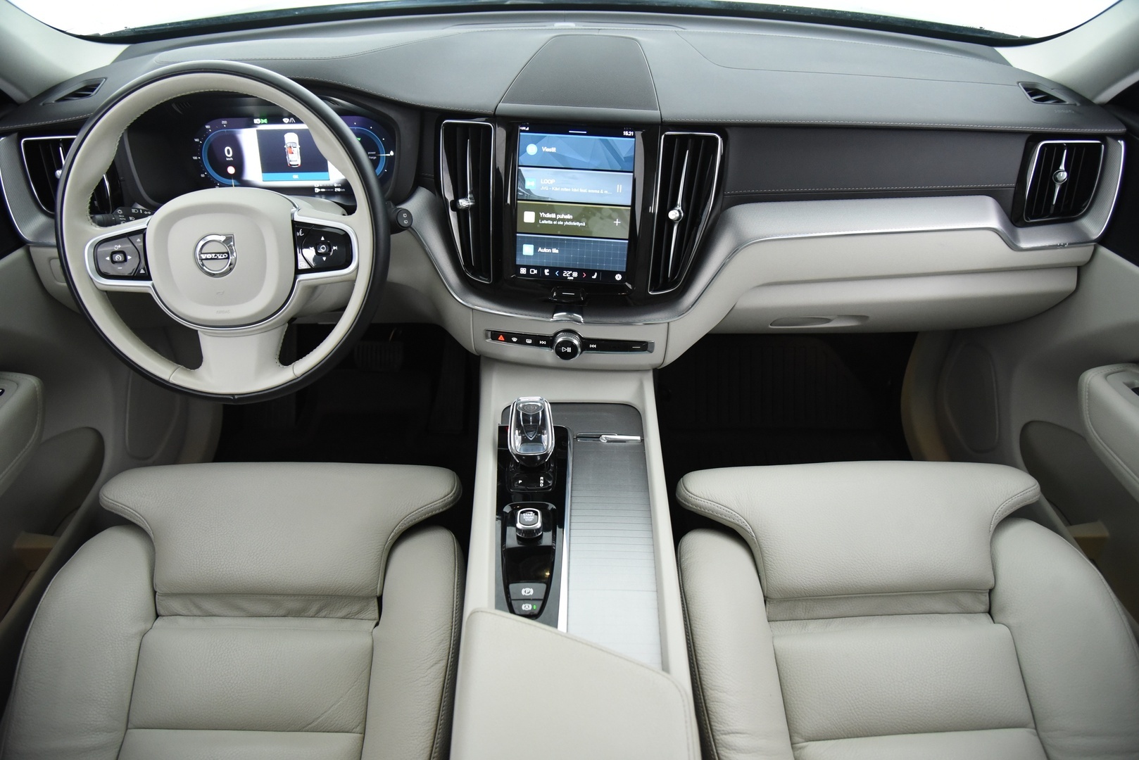 VOLVO XC60 2022