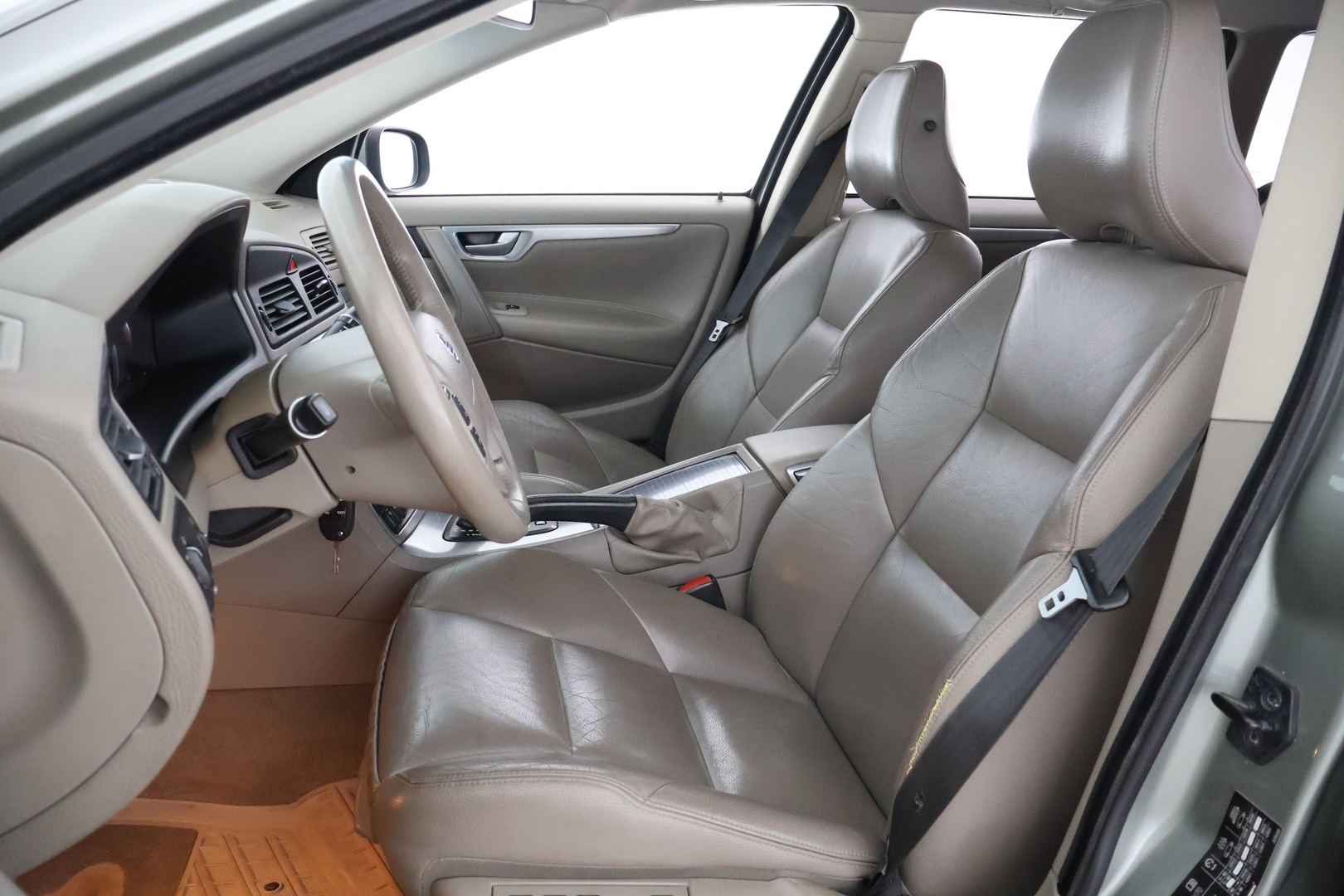 VOLVO V70 2006