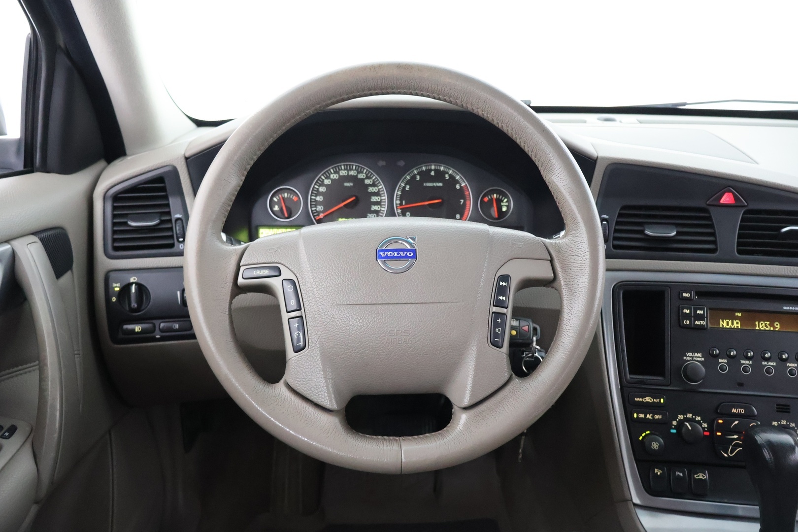 VOLVO V70 2006