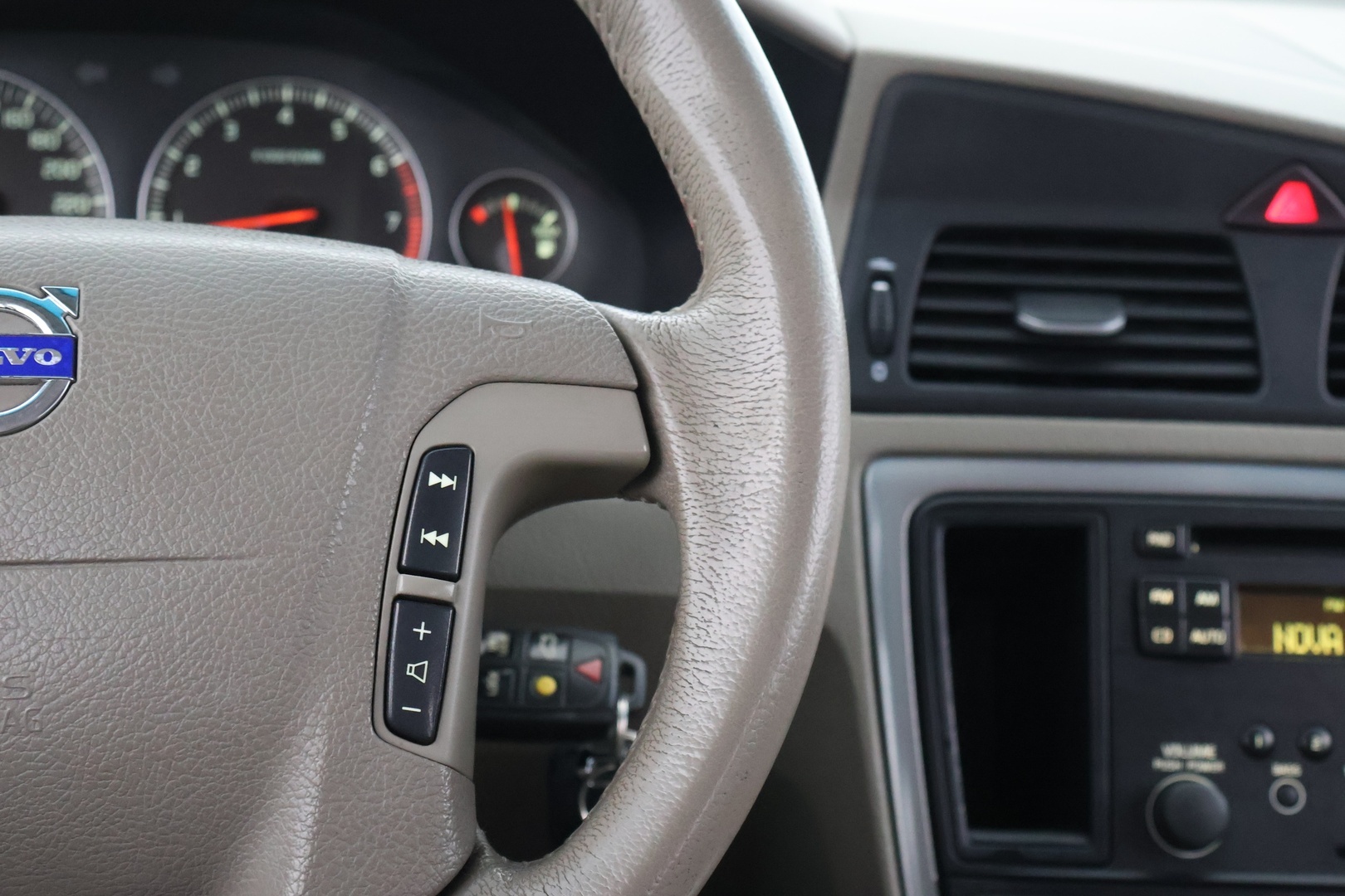 VOLVO V70 2006