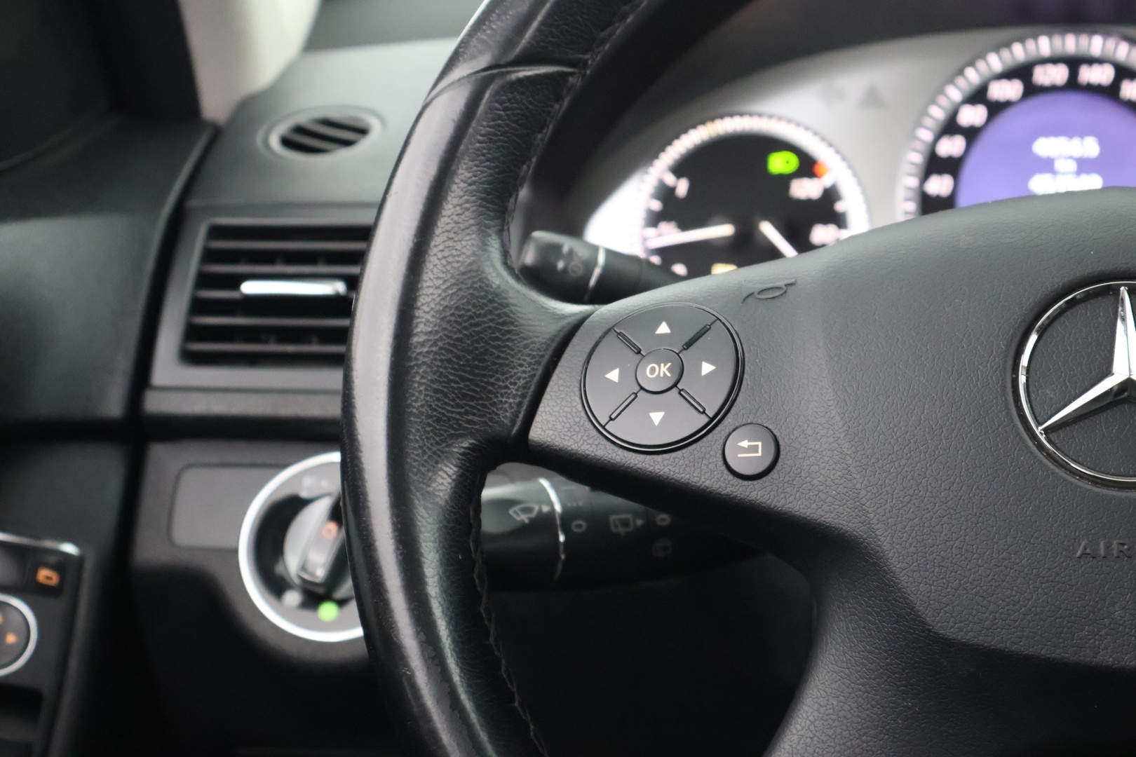 MERCEDES-BENZ C 2009