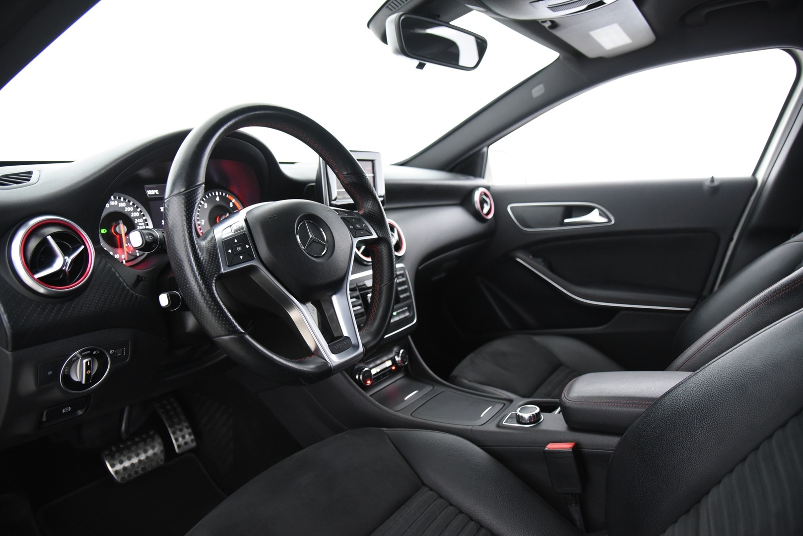 MERCEDES-BENZ A 2013