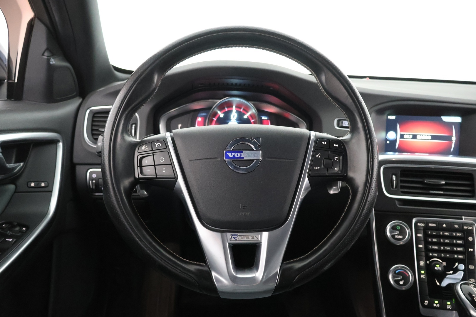 VOLVO V60 2014