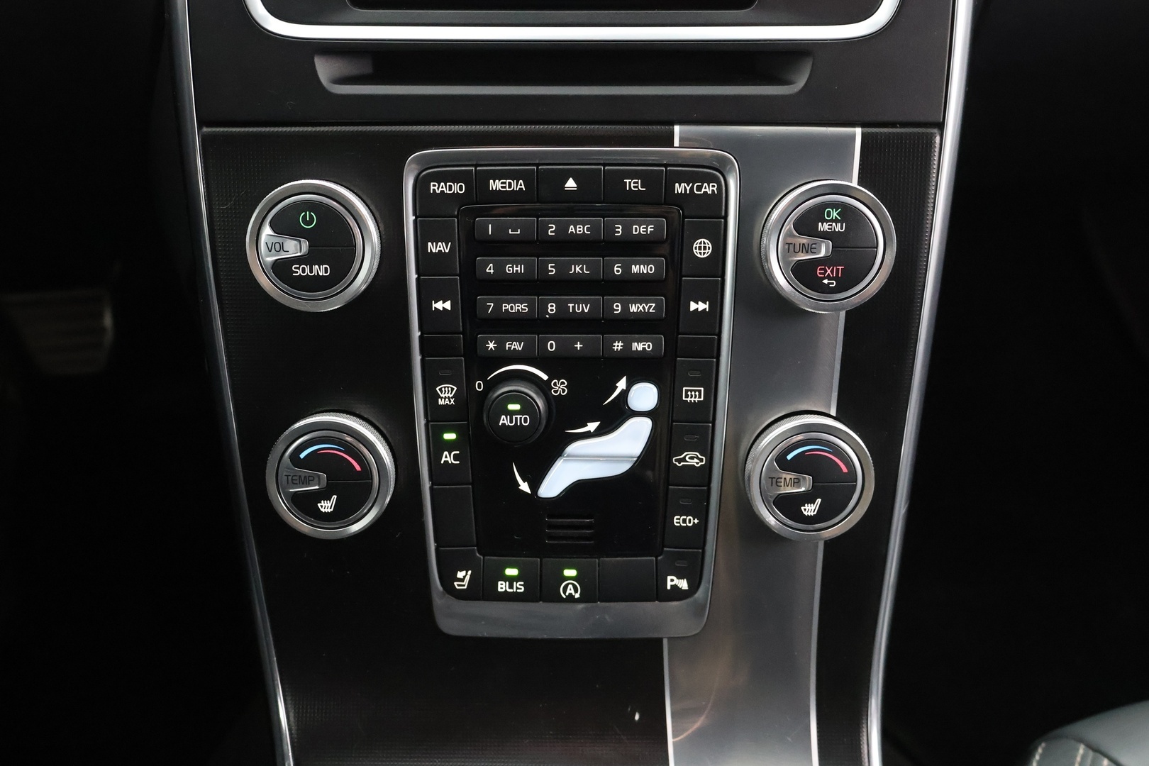 VOLVO V60 2014