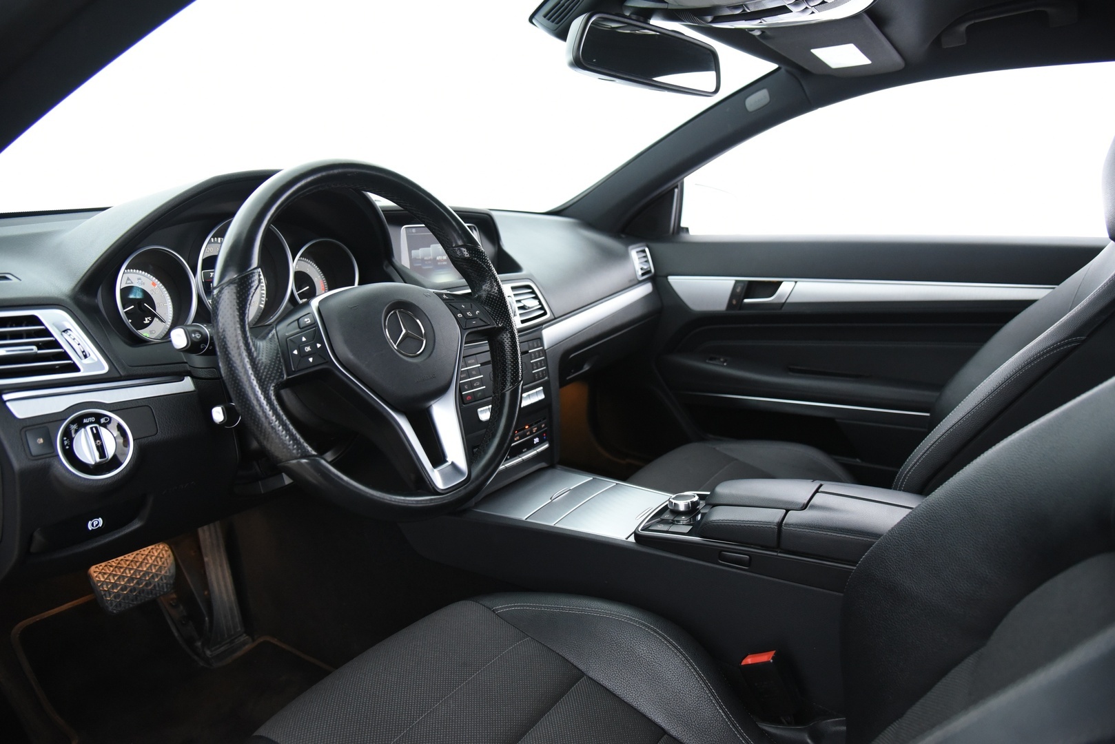 MERCEDES-BENZ E 2015