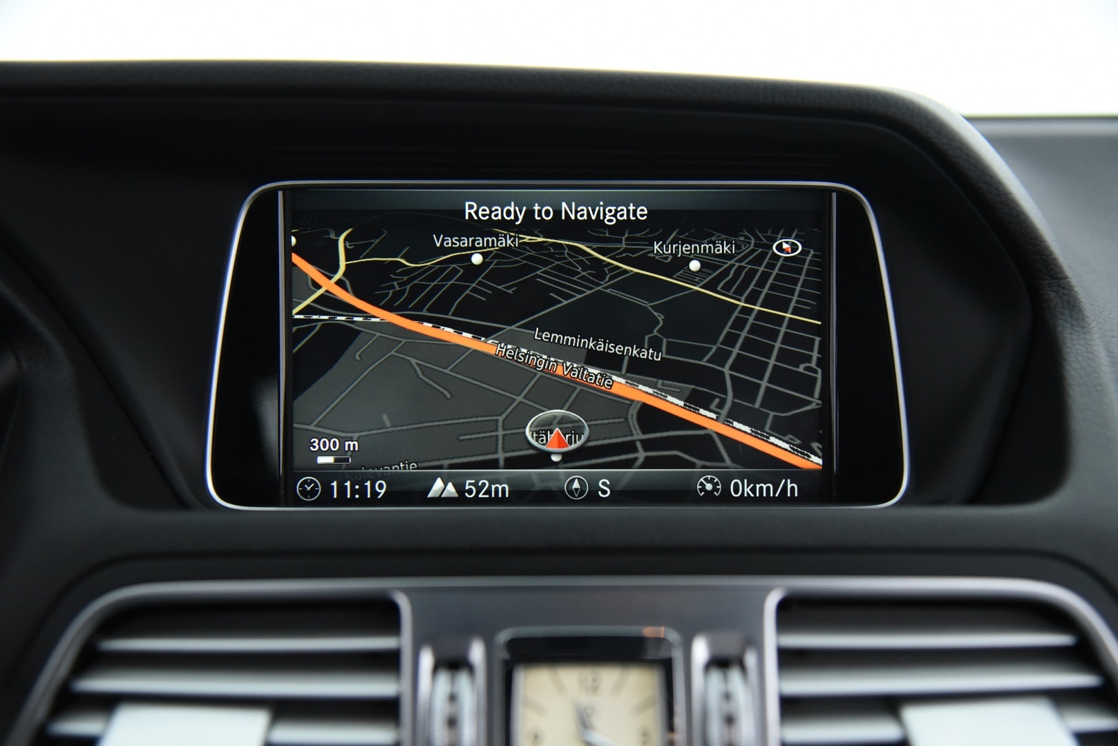 MERCEDES-BENZ E 2015