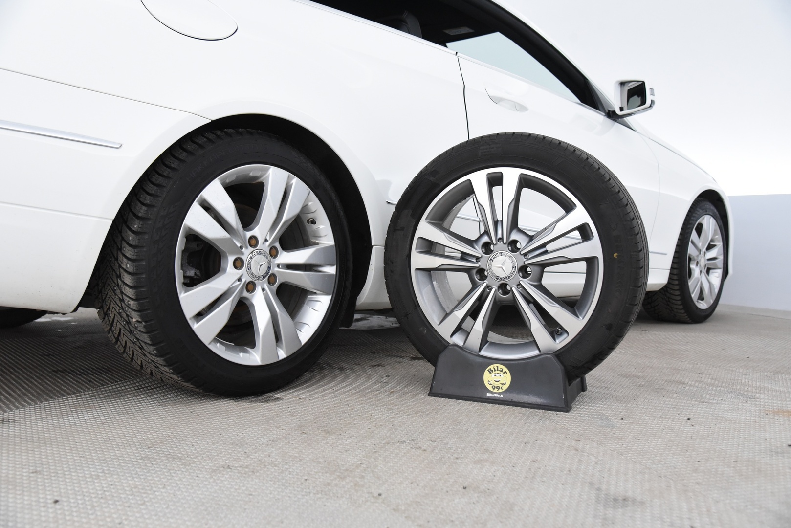 MERCEDES-BENZ E 2015