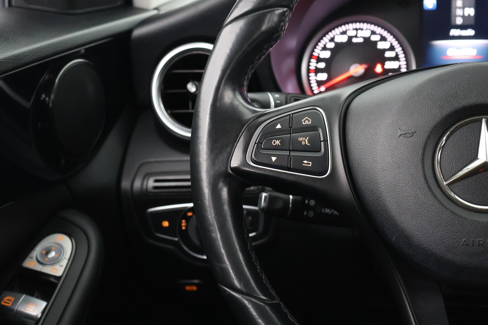 MERCEDES-BENZ C 2016