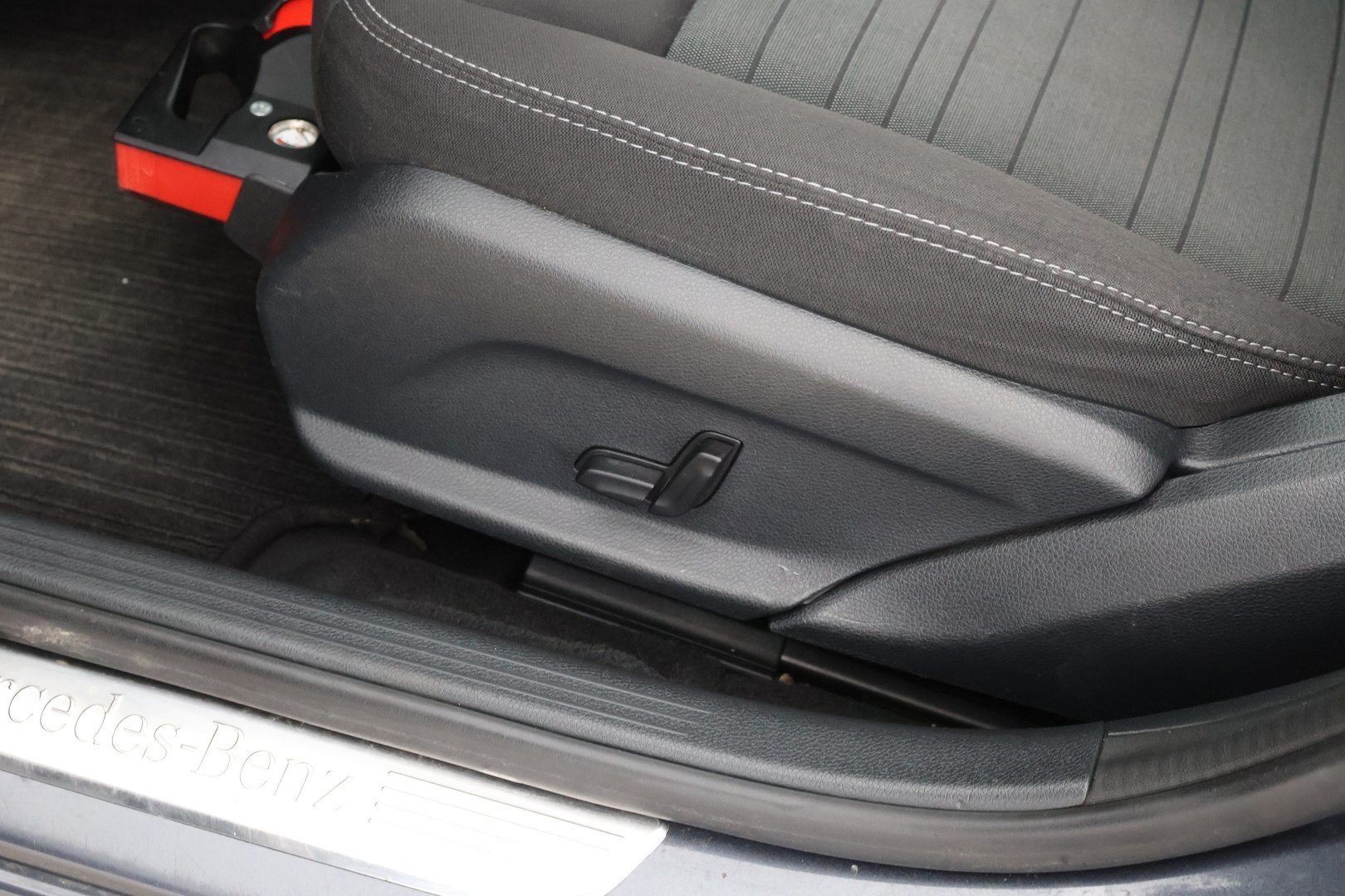 MERCEDES-BENZ C 2016