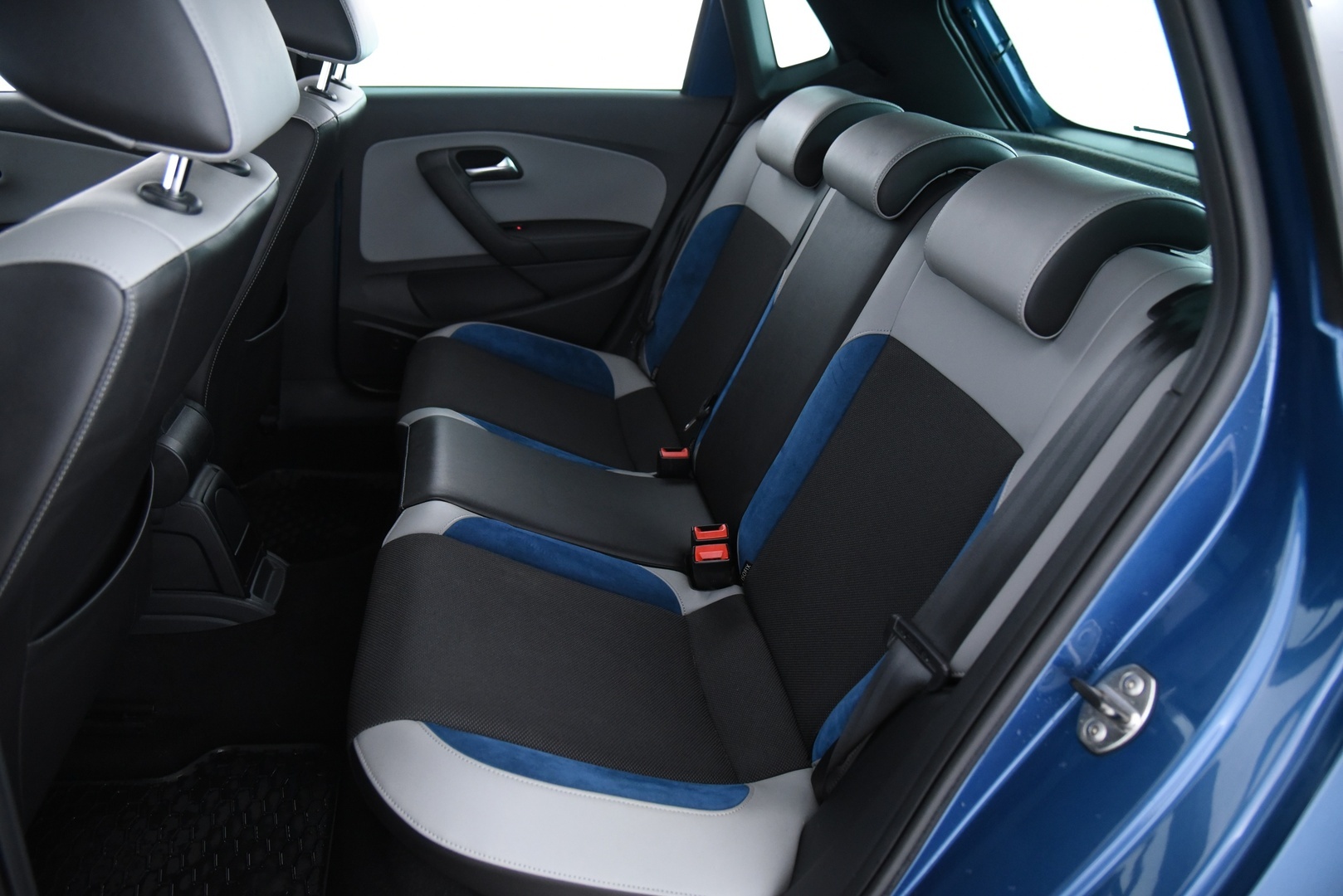 VOLKSWAGEN Polo 2013