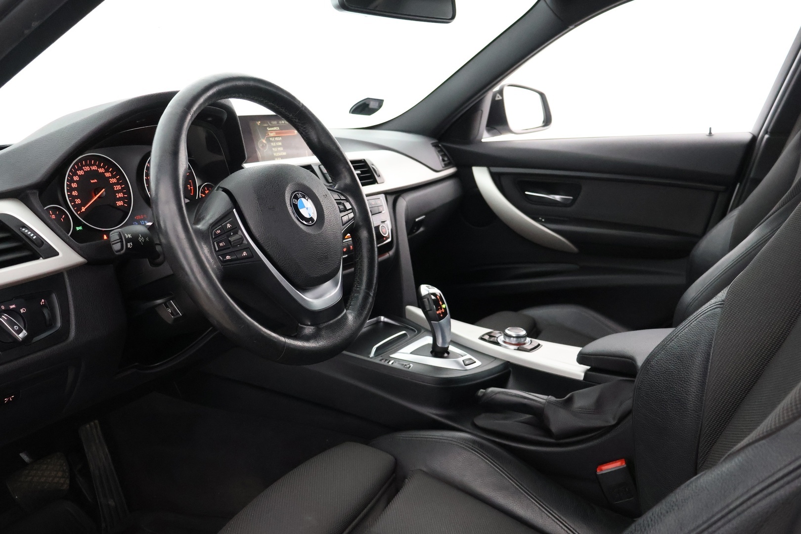 BMW 330 2017
