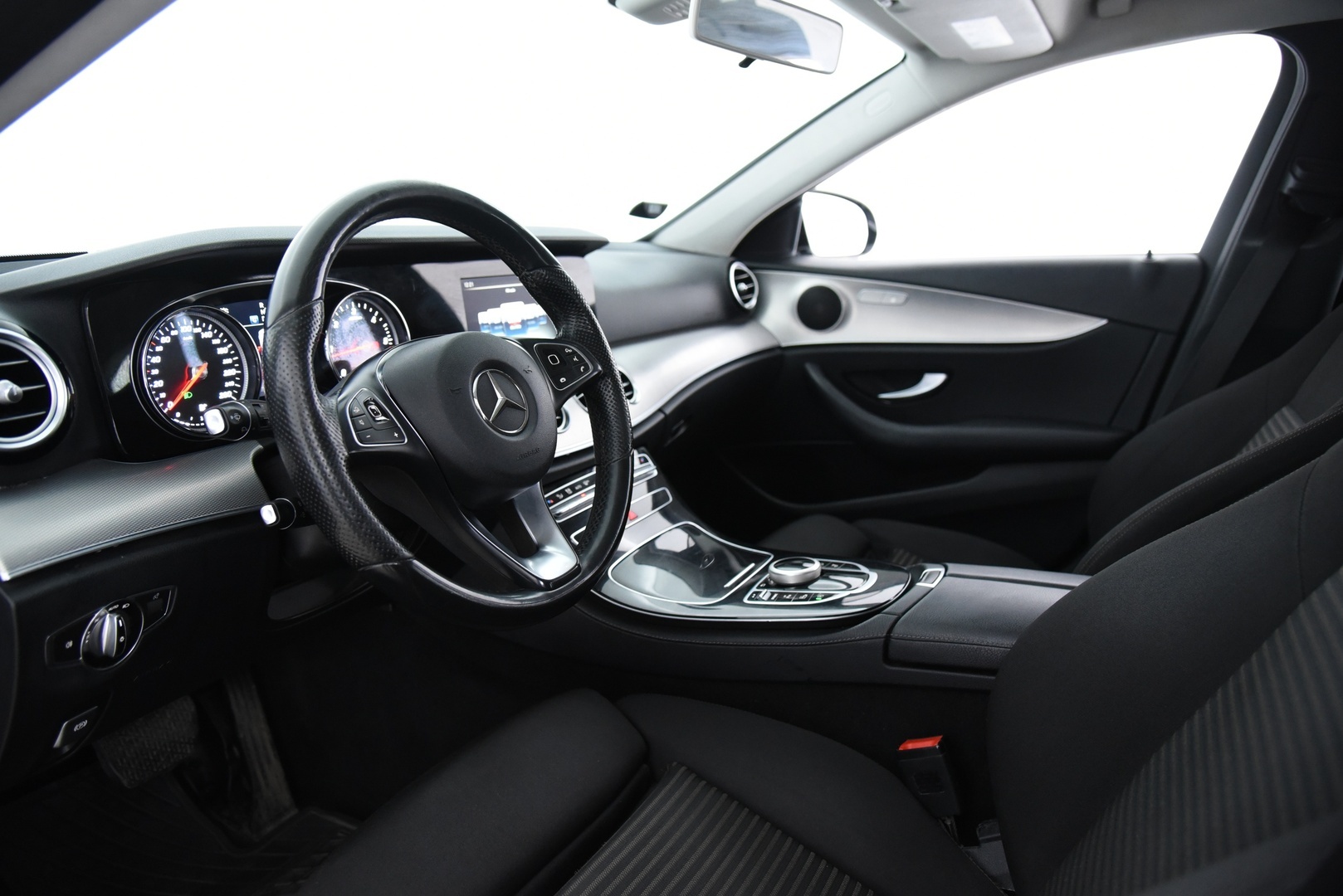 MERCEDES-BENZ E 2017