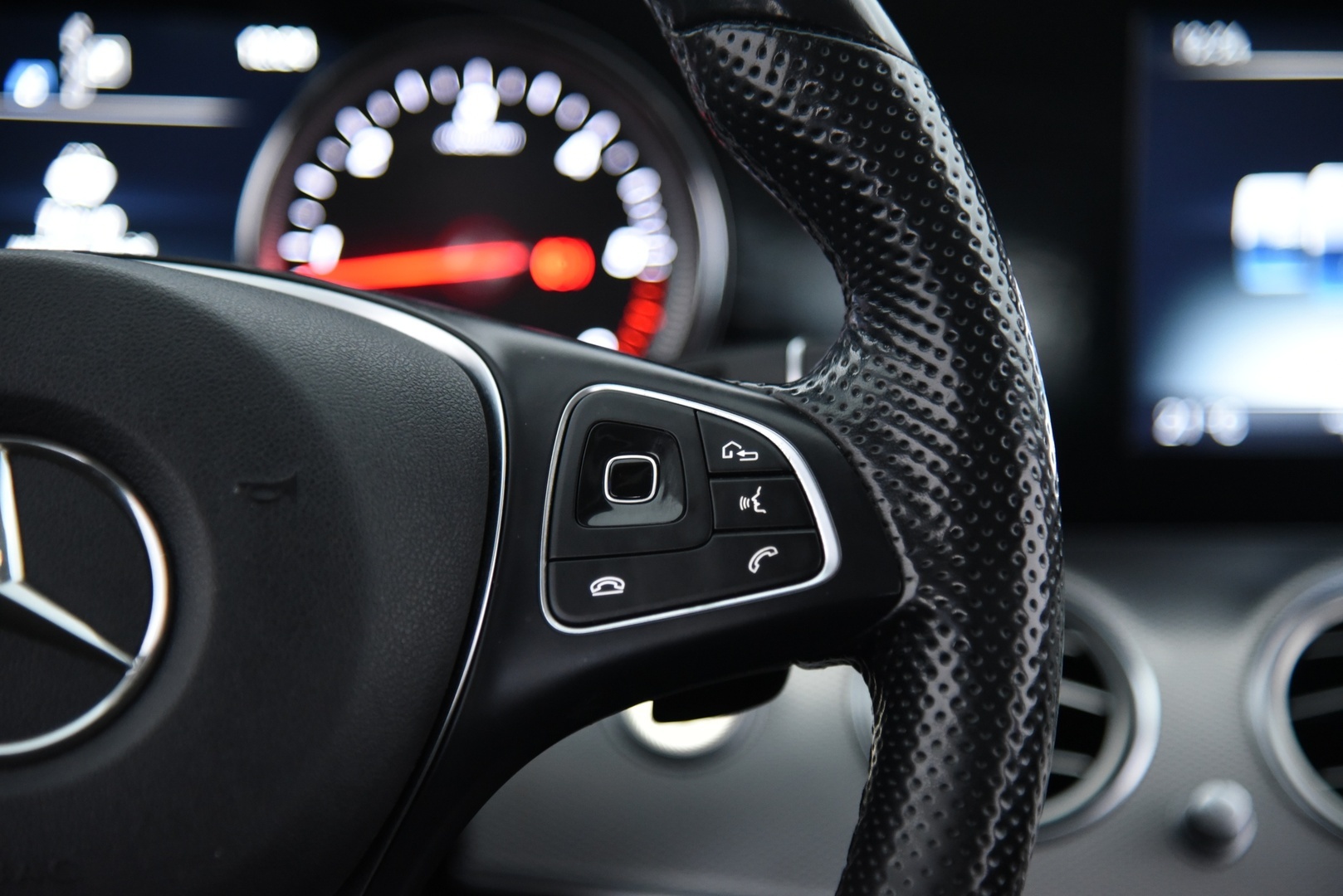 MERCEDES-BENZ E 2017