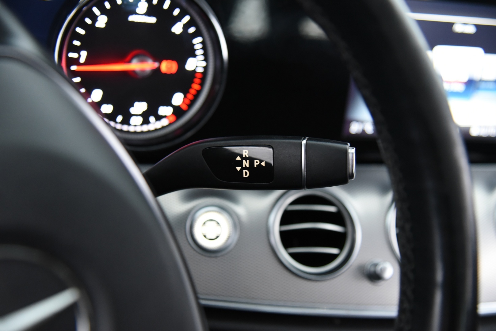 MERCEDES-BENZ E 2017