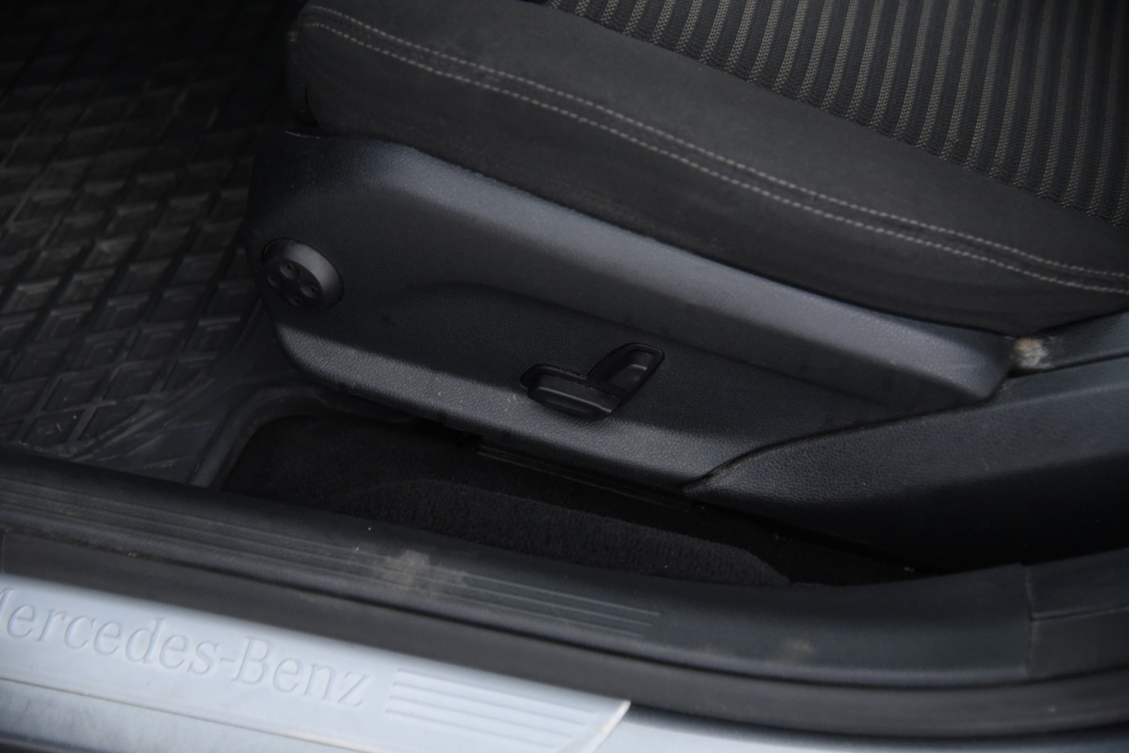 MERCEDES-BENZ E 2017