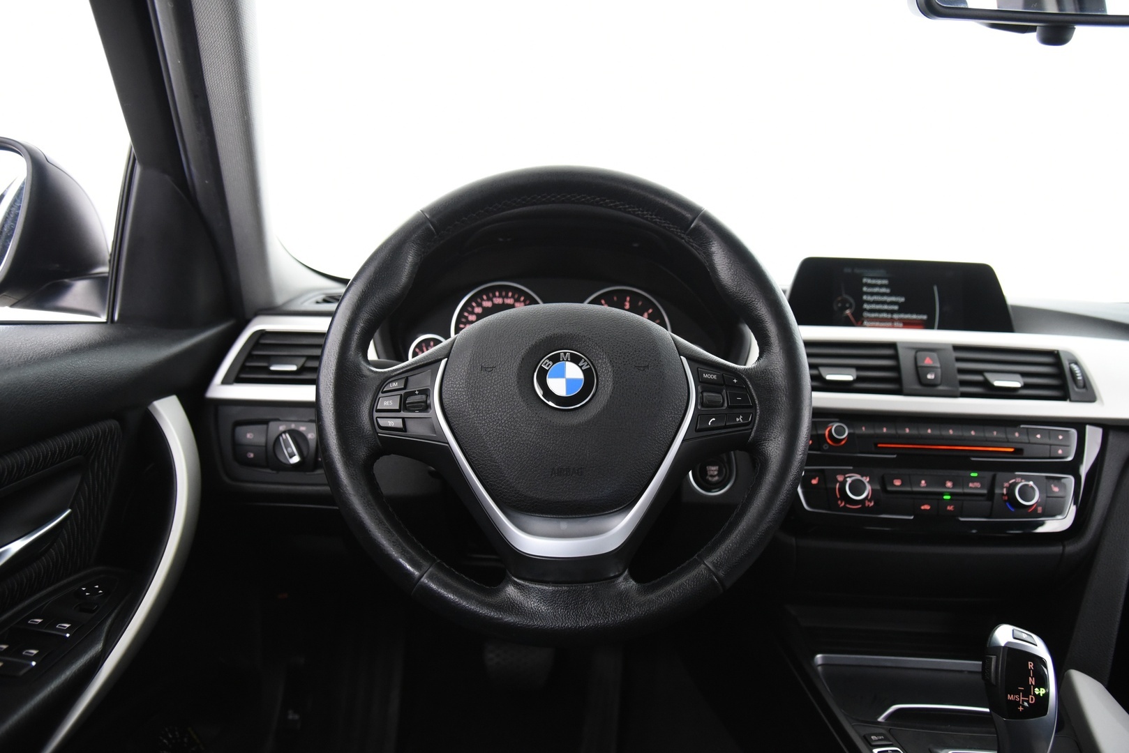 BMW 318 2016