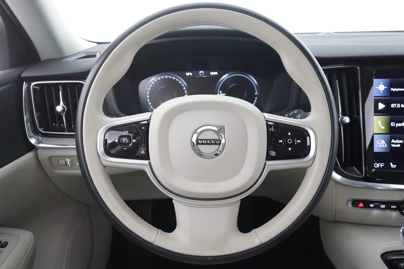 VOLVO V60 2022