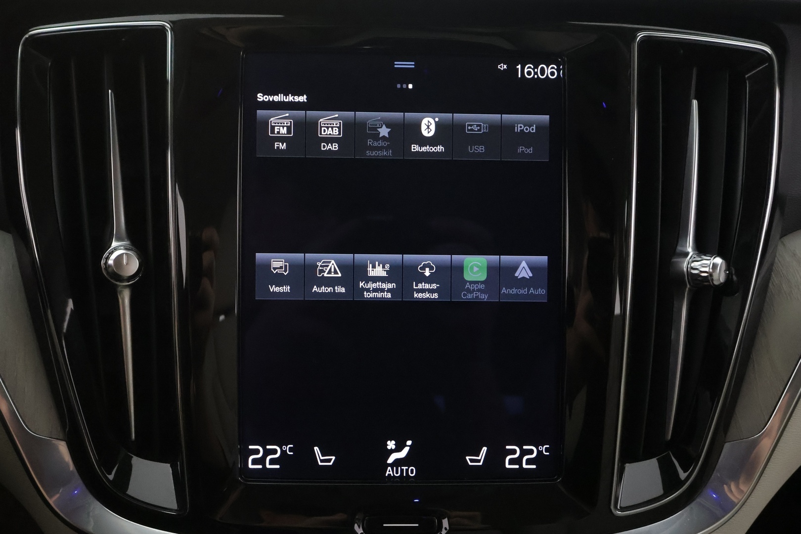 VOLVO V60 2022