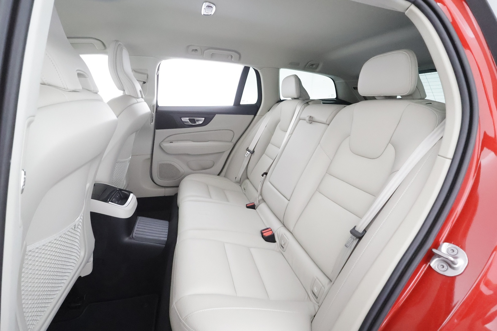 VOLVO V60 2022
