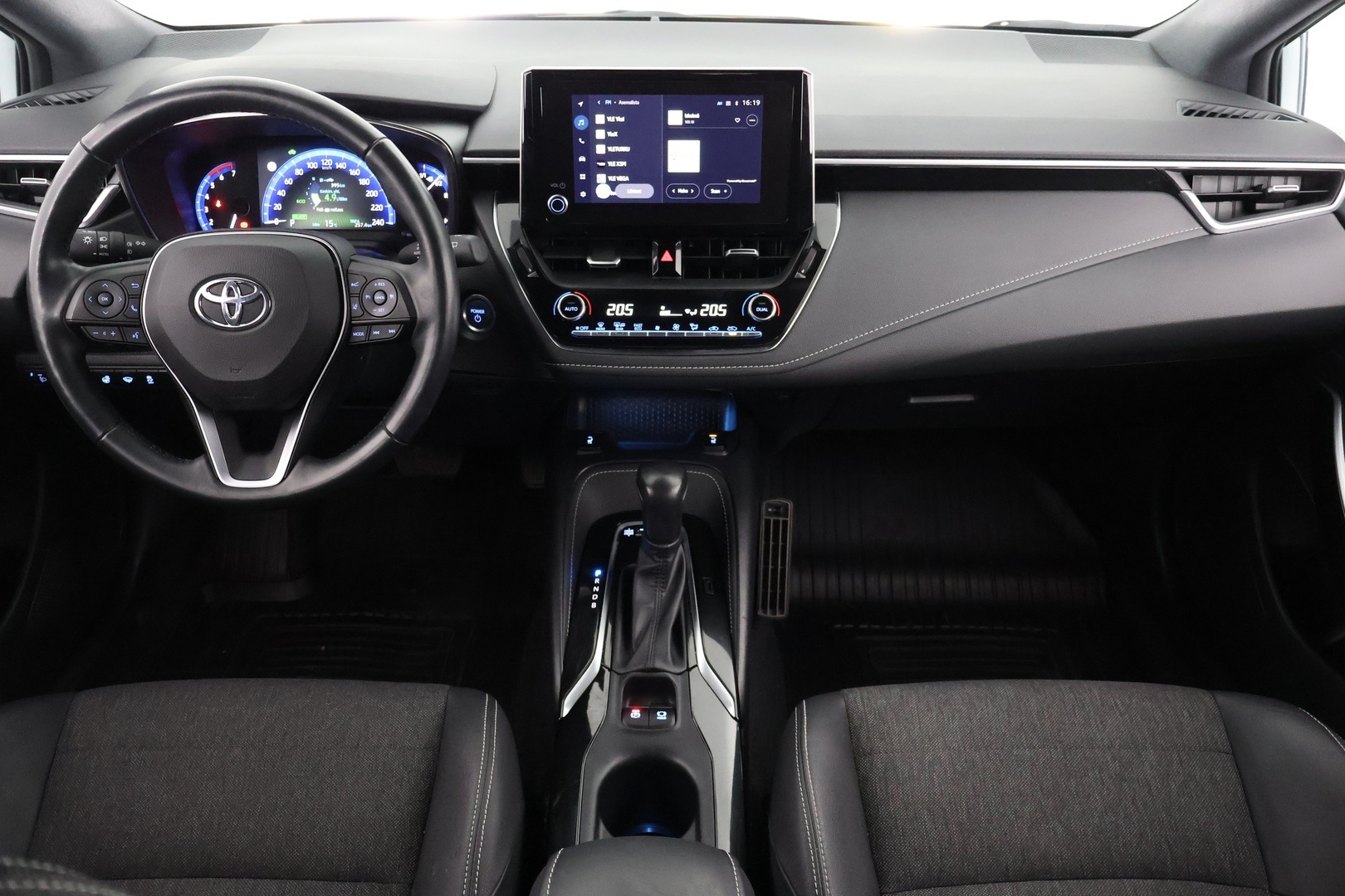 TOYOTA Corolla 2023