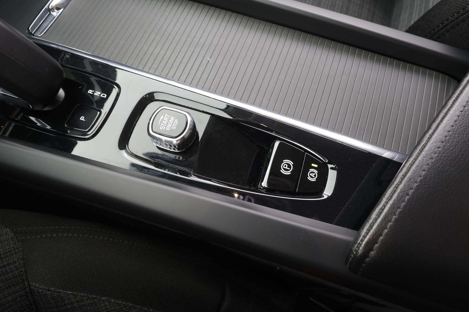 VOLVO V60 2023