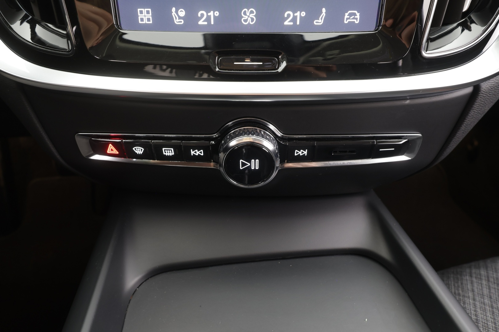 VOLVO V60 2023