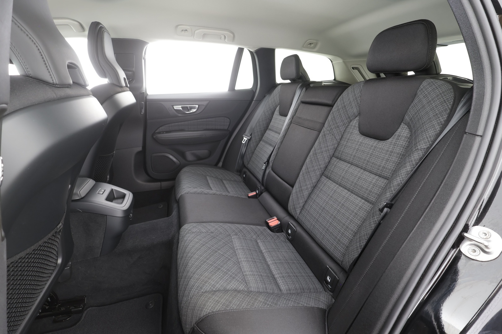 VOLVO V60 2023
