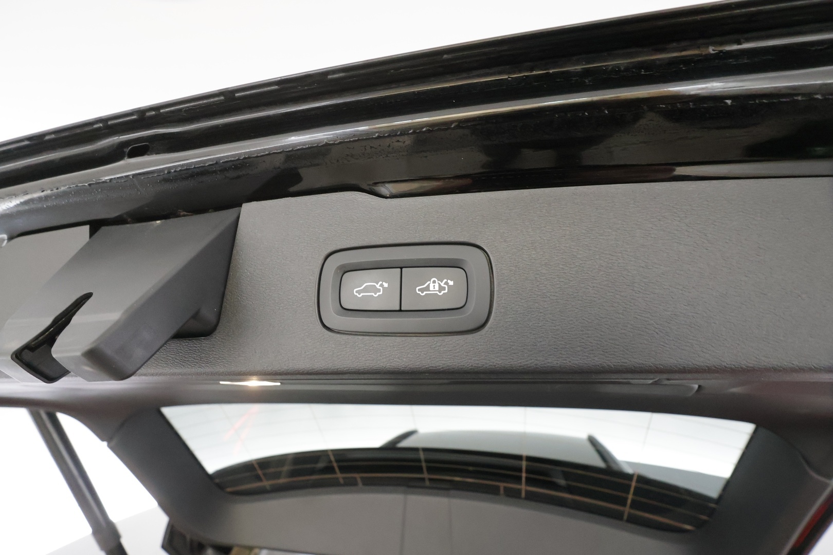 VOLVO V60 2023
