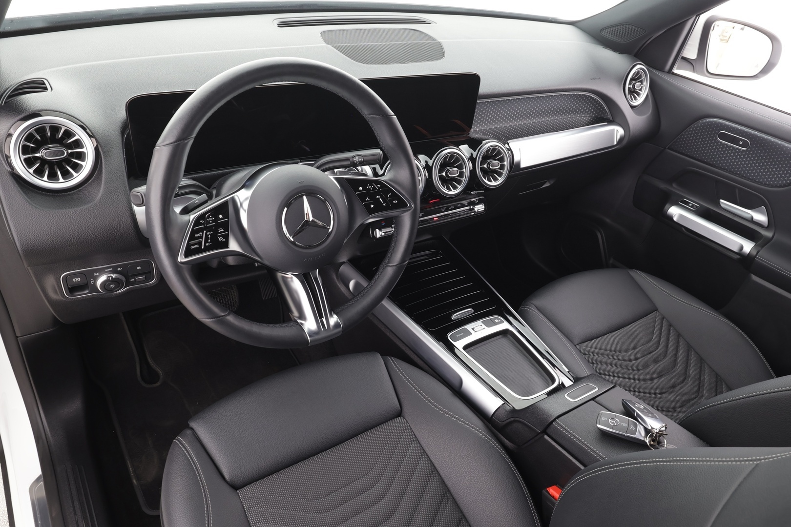 MERCEDES-BENZ EQB 2024