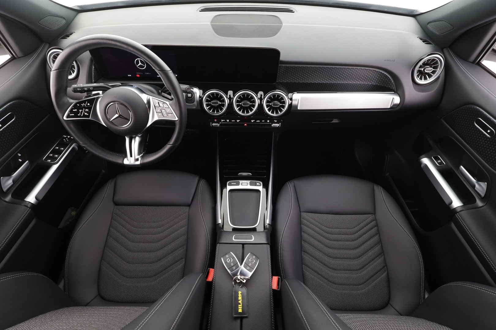 MERCEDES-BENZ EQB 2024