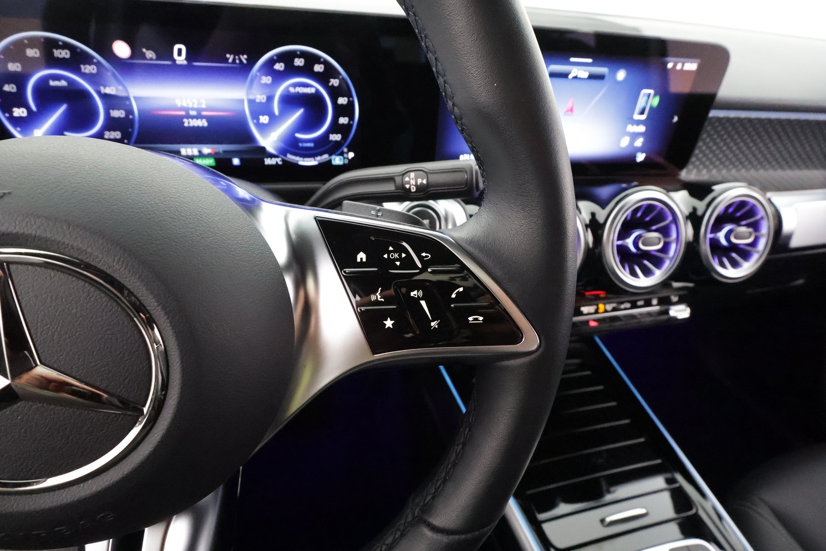 MERCEDES-BENZ EQB 2024