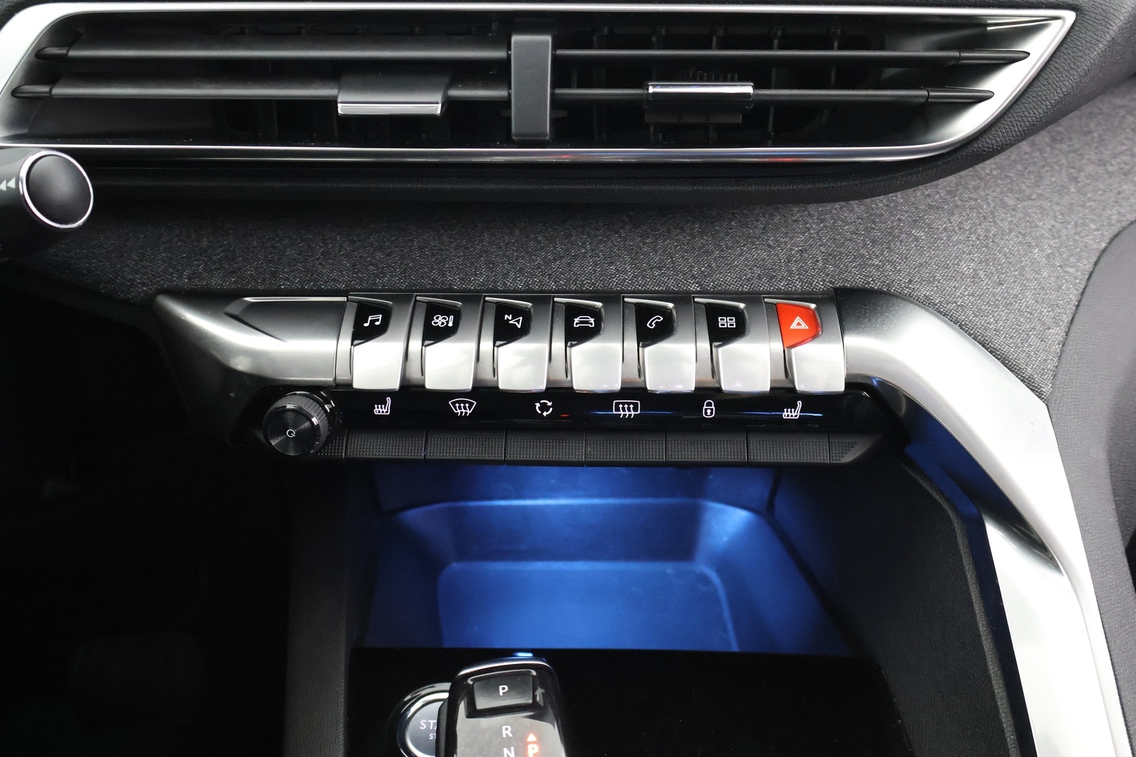 PEUGEOT 5008 2018