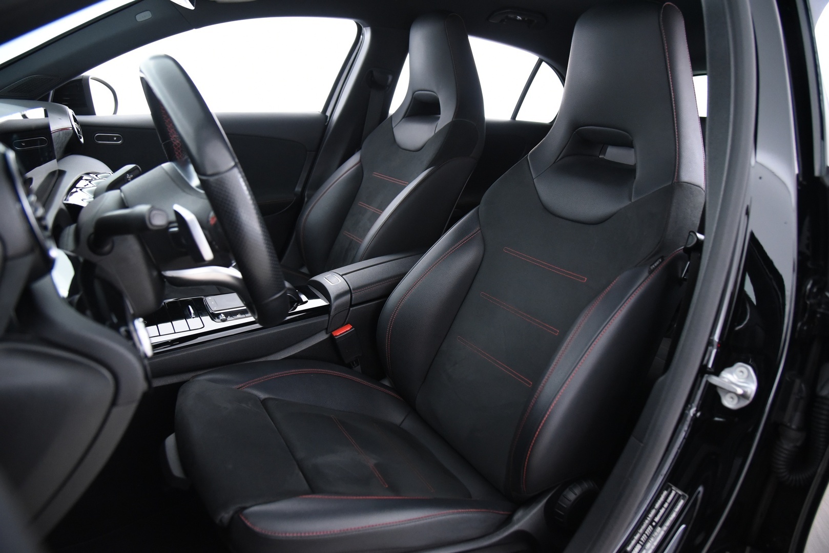 MERCEDES-BENZ A 2020