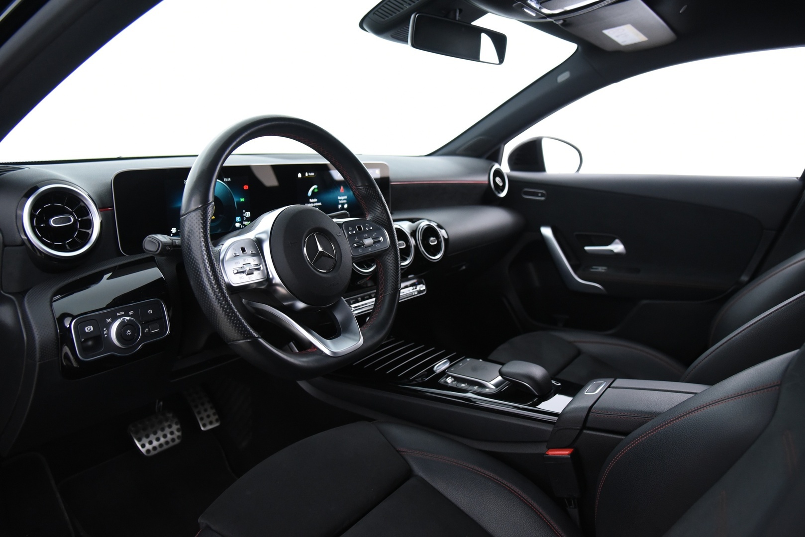 MERCEDES-BENZ A 2020