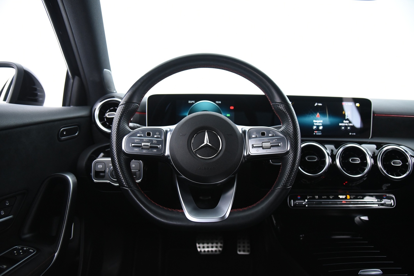 MERCEDES-BENZ A 2020