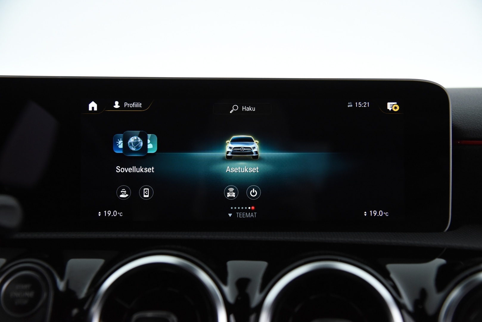 MERCEDES-BENZ A 2020