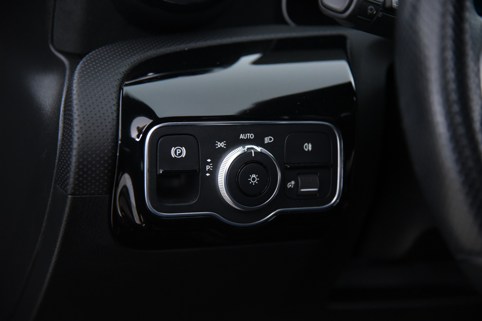 MERCEDES-BENZ A 2020