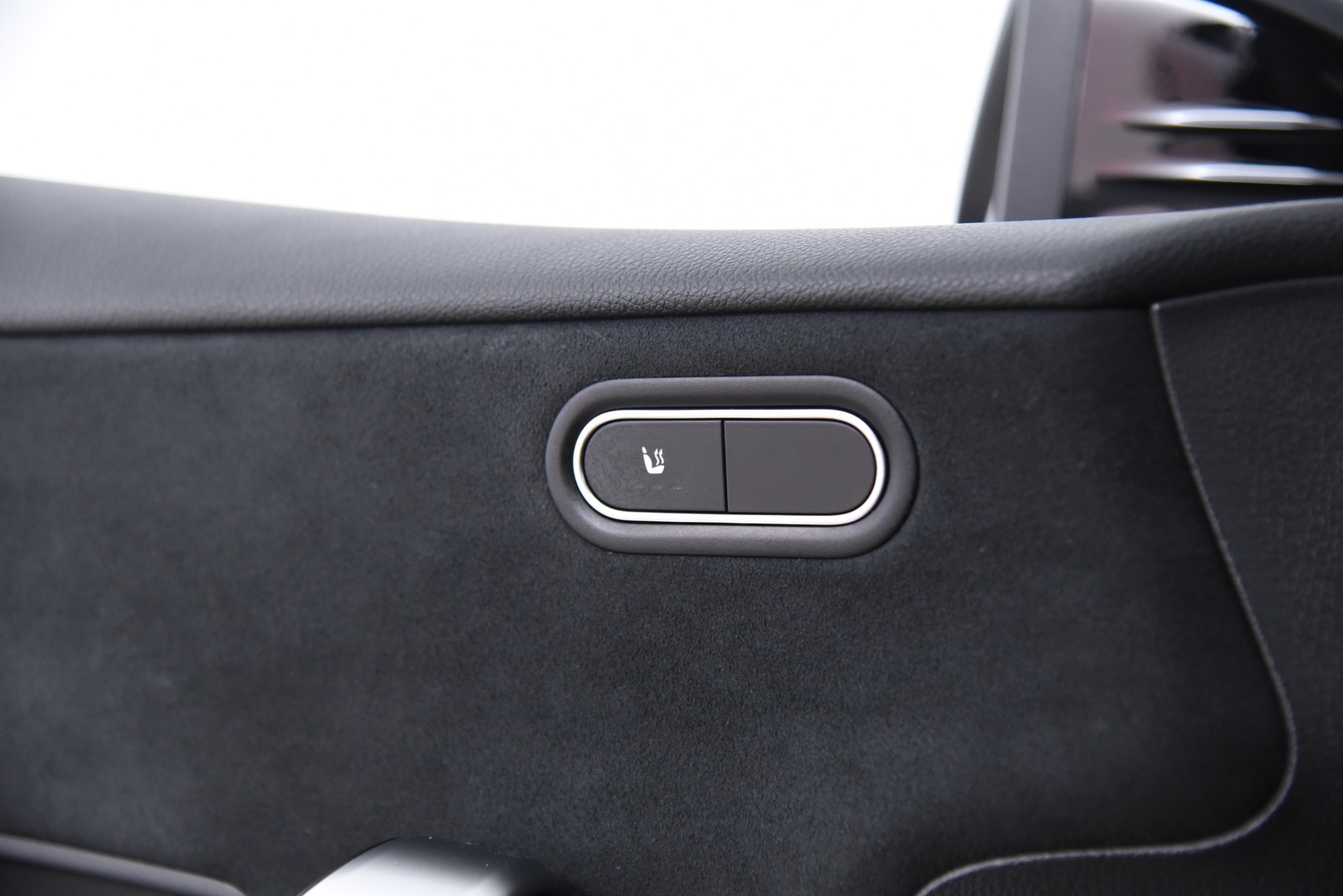 MERCEDES-BENZ A 2020