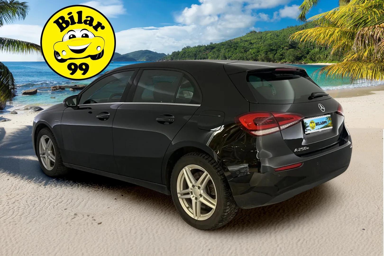 MERCEDES-BENZ A 2021